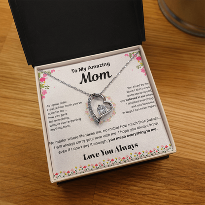 To My Amazing Mom - Heart Necklace Gift - English.
